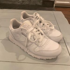Kids White Reebok Classics !